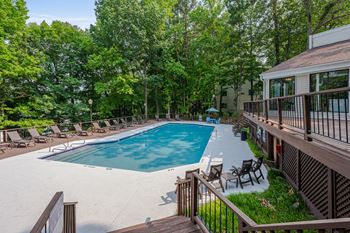 Swimming pool & sundeck